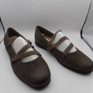 TROTTERS Women's Gray Elastic Laces Della Wedge Slip On Leather Flats 7 W